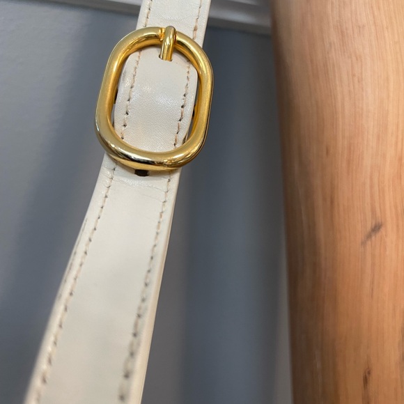 Elegant White Hexagonal Women's Bag - Picture 5 of 11